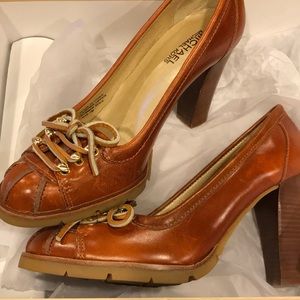 LEATHER MICHAEL KORS PUMPS